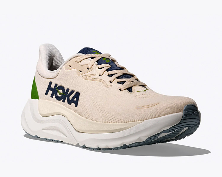 HOKA ARAHI 8