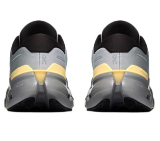 ON CLOUDRUNNER 3
