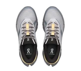 ON CLOUDRUNNER 3