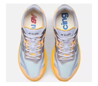 NEW BALANCE SUPERCOMP ELITE V6