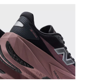 NEW BALANCE FUELCELL REBEL V5