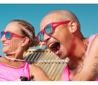 GOODR FLAMINGOS ON A BOOZE CRUISE