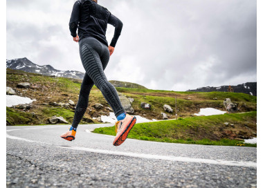 COMPRESSPORT WINTER RUN LEGGING MULHER - BLACK