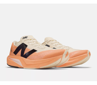 NEW BALANCE FUELCELL REBEL V4